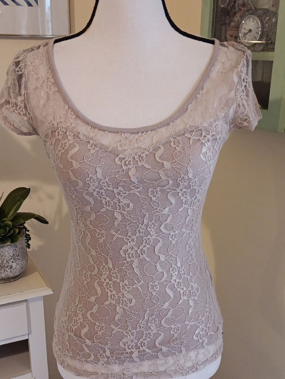 GUESS Sheer Lace Top With Sweetheart Lining - Picture 1 of 8